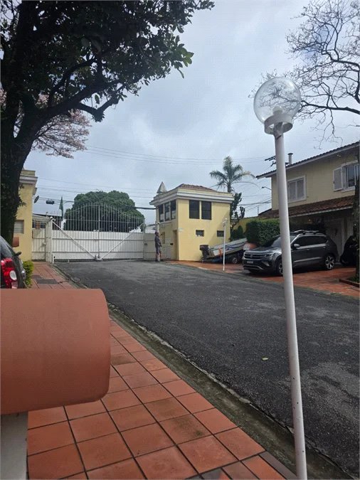 Casa à venda com 3 quartos, sendo 1 suíte, no condomínio Vilagio Viccino, São Paulo - SP