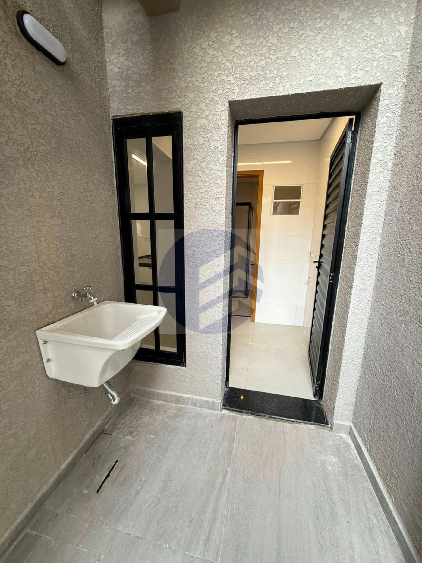 Sobrado à venda com 6 quartos em Vila Universitária, São Paulo - SP