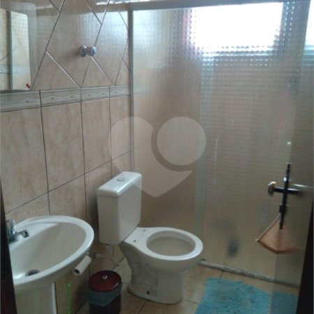 Casa com 205m² , 3 dormitórios , sendo todos suítes , 5 vagas , á venda no bairro Bangú em Santo André.