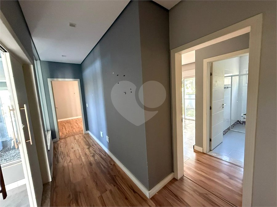 Casa alto padrão condomínio fechado em Atibaia com 4 suítes e ampla área de lazer, espaço gourmet, piscina, 6 vagas garagem