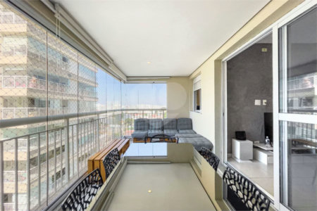 Apartamento à venda com 3 quartos, sendo 1 suíte, em Santo Amaro, São Paulo, SP