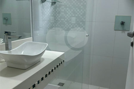 Chácara no Condomínio Vale das Laranjeiras em Indaiatuba SP - Venda - R$ 3,600.000,00 - Locaçao - R$ 30.000,00 mais encargos - Linda, espaçosa, aconchegante, acabamento de alto padrão em rua tranquila e arborizada, em um dos Condomínios mais valorizados de Indaiatuba. Com fácil acesso as principa