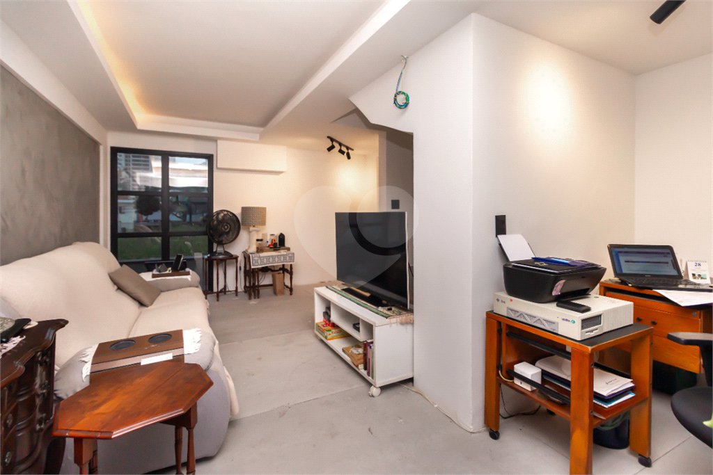 Casa à venda com 2 quartos, sendo 1 suíte, no condomínio Vloft, São Paulo - SP