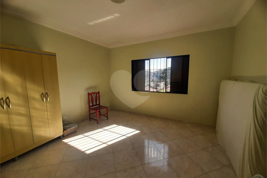Sobrado à venda com 5 quartos, sendo 1 suíte, em Tremembé, São Paulo, SP