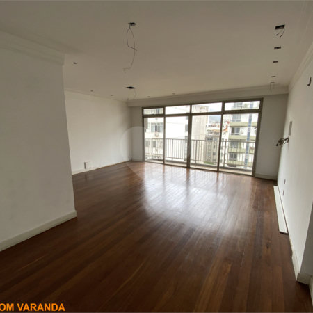 Apartamento à venda com 4 quartos, sendo 1 suíte,  em Tijuca, Rio de Janeiro, RJ