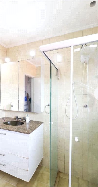 Sobrado à venda com 3 quartos, sendo 1 suíte,  em Vila Constança, São Paulo, SP