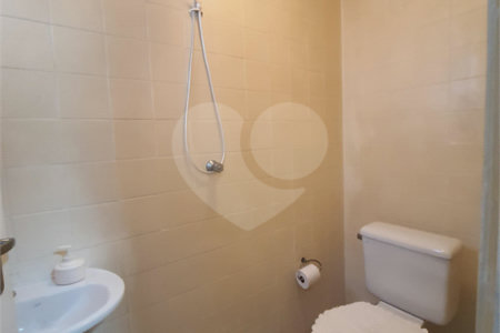 Sobrado à venda com 3 quartos, sendo 1 suíte,  em Jardim Rizzo, São Paulo, SP