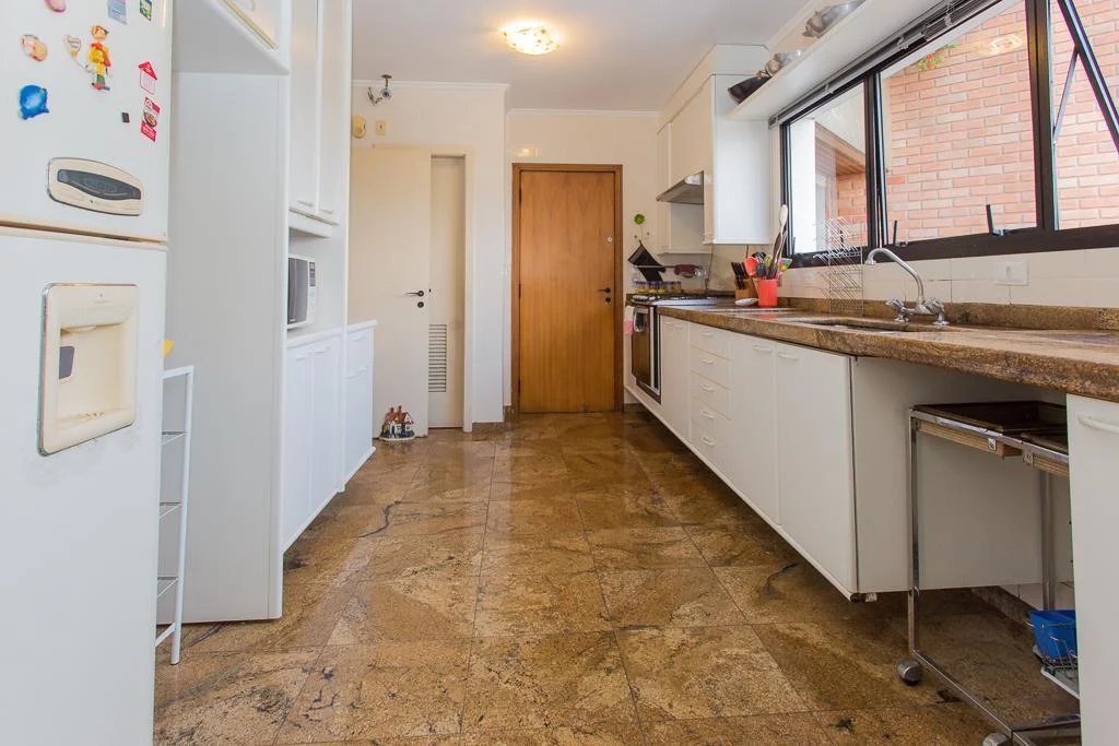 Apartamento para alugar com 5 quartos, sendo 3 suítes, em Vila Ida, São Paulo, SP