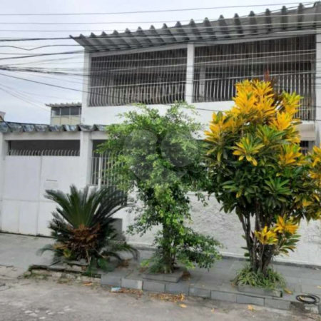 Casa à venda com 2 suítes no condomínio Parque Dourado, Rio de Janeiro - RJ