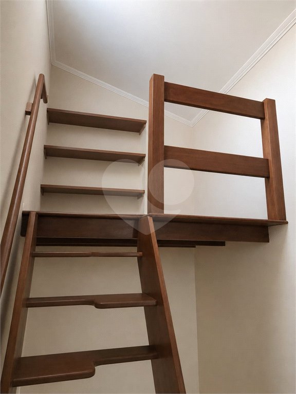 Casa à venda com 3 quartos, sendo 1 suíte, no condomínio Morada do Horto, São Paulo - SP