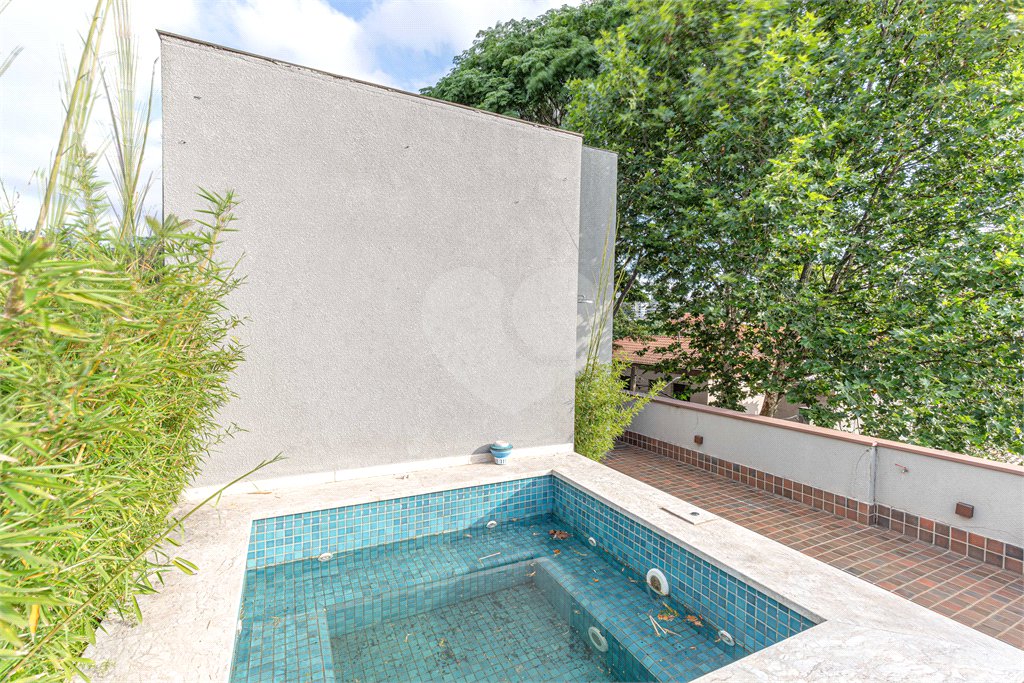 Casa à venda com 4 quartos, sendo 3 suítes, em Vila Nova Conceição, São Paulo, SP