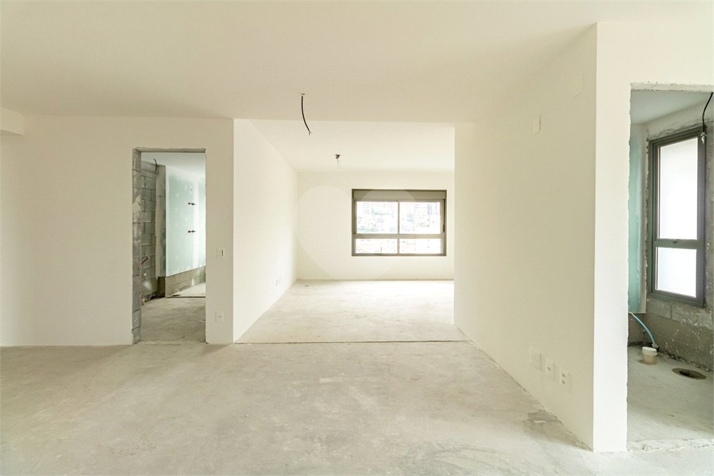 Apartamento à venda com 4 suítes em Alto de Pinheiros, São Paulo, SP