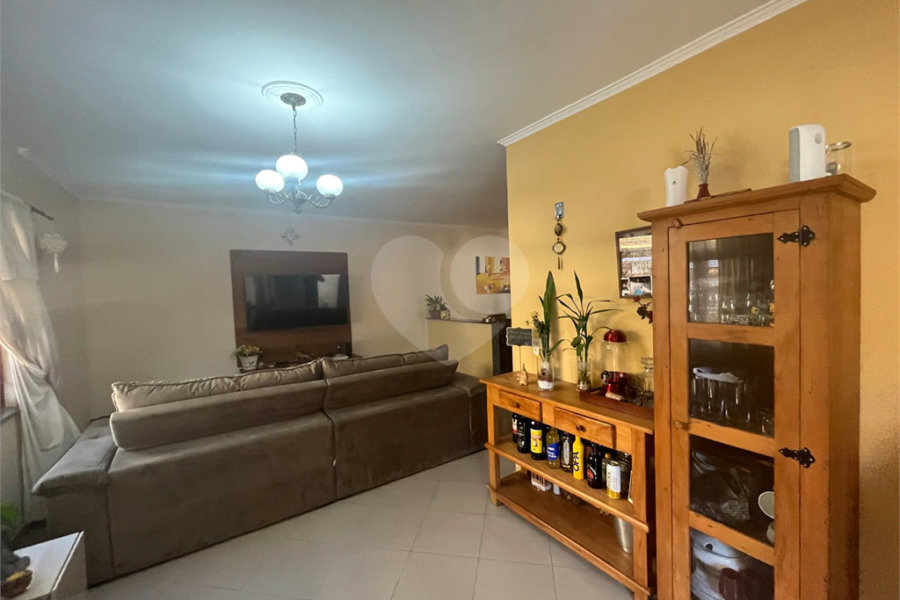 Sobrado à venda com 7 quartos, sendo 1 suíte, em Tremembé, São Paulo, SP