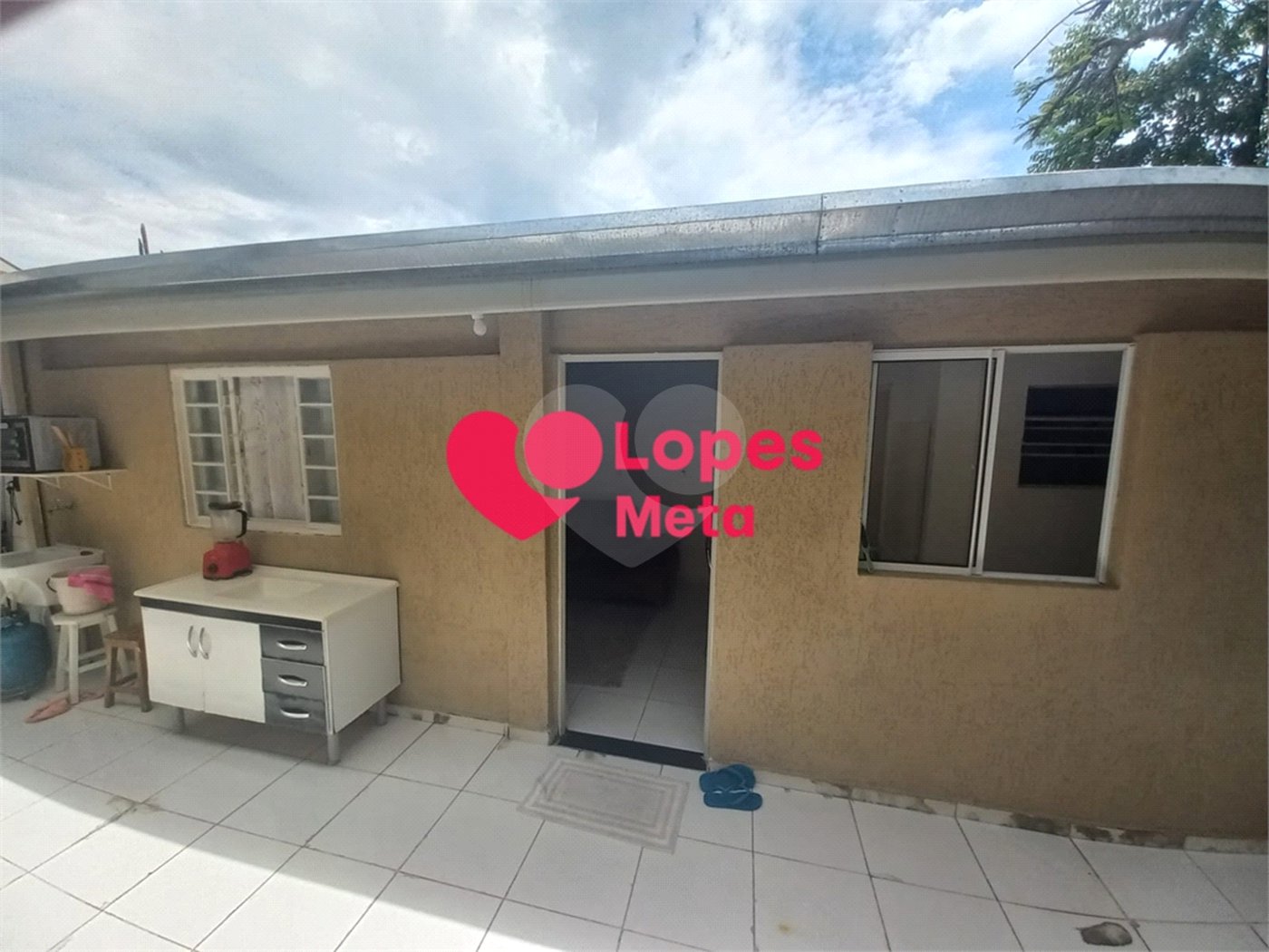CASA A VENDA, 260m² VISTA VERDE, 3 DORMITORIOS 2 SENDO SUÍTE, QUINTAL E 3 VAGAS DE GARAGEM, SÃO JOSÉ