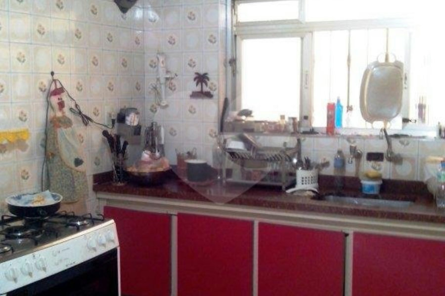Sobrado à venda com 3 quartos, sendo 1 suíte, em Vila Paiva, São Paulo, SP