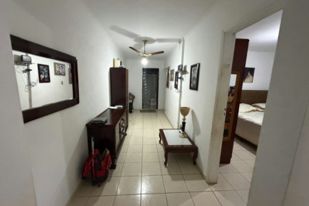 Casa Térrea à venda com 9 quartos, sendo 2 suítes, no condomínio Seranila, Monte Mor - SP