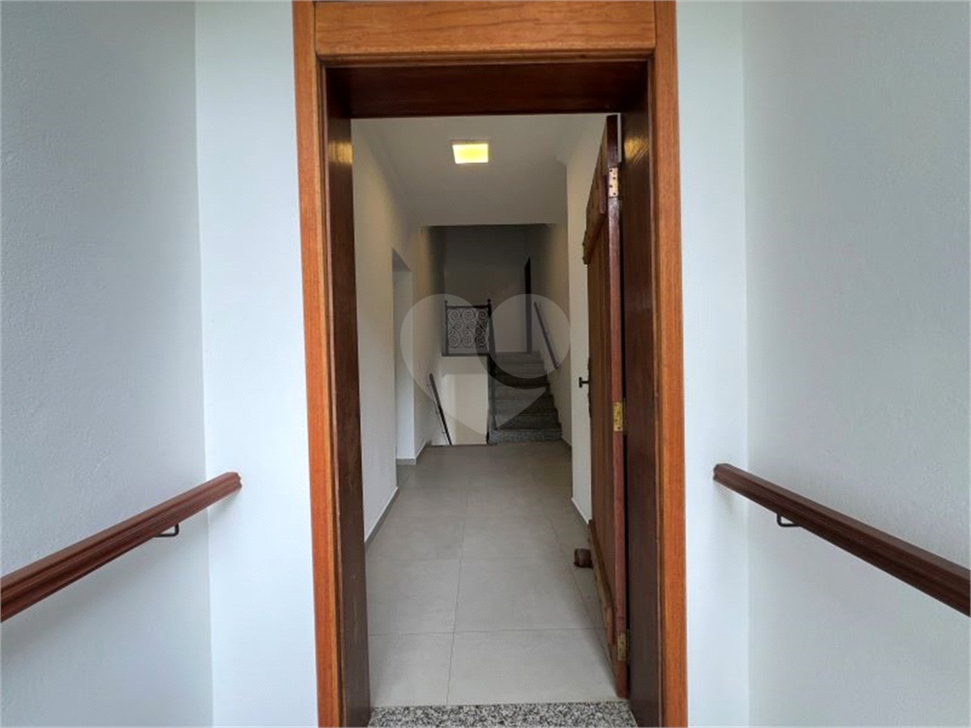 Casa à venda ou para alugar com 4 quartos, sendo 3 suítes, no condomínio Estância Marambaia, Vinhedo - SP