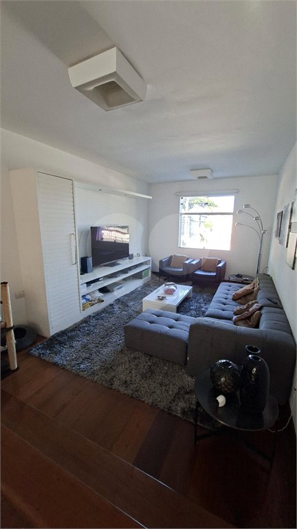Casa à venda com 5 quartos, sendo 4 suítes, em Butantã, São Paulo, SP