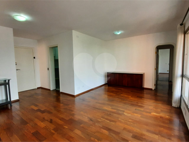 Apartamento à venda com 3 quartos, sendo 1 suíte,  em Jardim Marajoara, São Paulo, SP