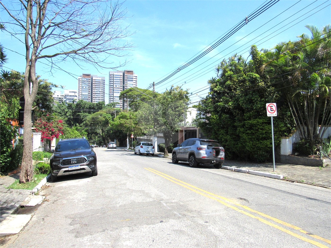 Casa à venda com 3 quartos em Moema, São Paulo, SP