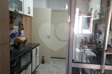Apartamento à venda com 3 quartos, sendo 1 suíte,  em Saúde, São Paulo, SP