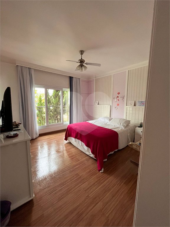 Casa à venda com 5 quartos, sendo 4 suítes,  no condomínio Terras de Santa Clara, Jacareí - SP