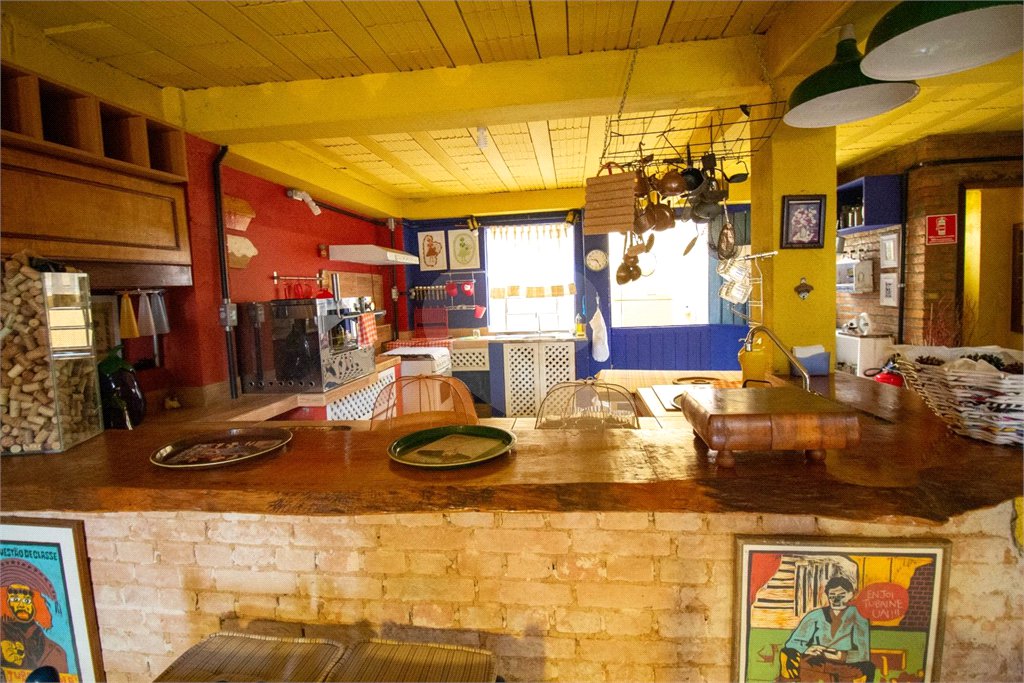 Chácara à venda com 5 quartos, sendo 4 suítes, no Centro (canguera), São Roque, SP