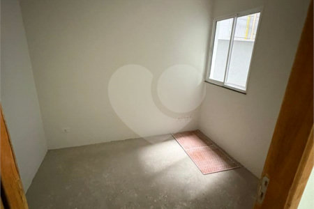 Casa à venda com 3 quartos, sendo 1 suíte, no condomínio Felipe Camarao, Poá - SP