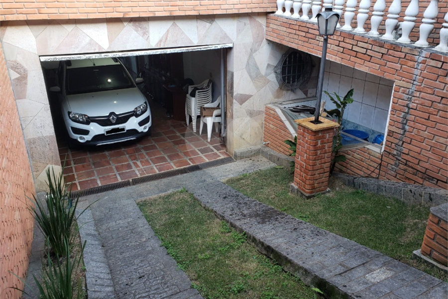 Sobrado à venda com 3 quartos, sendo 1 suíte,  em Vila Gustavo, São Paulo, SP