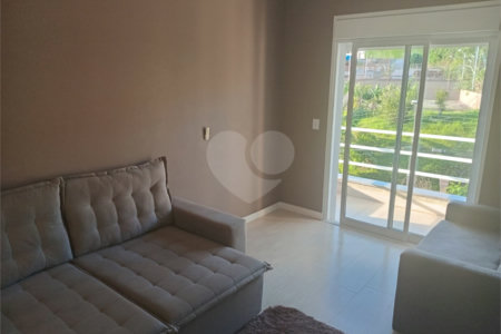 Casa à venda com 4 quartos, sendo 3 suítes, no condomínio Arco Iris, Atibaia - SP