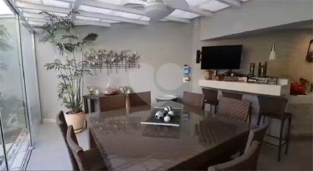 Casa à venda com 5 suítes no condomínio Parque Arco Iris, Atibaia - SP