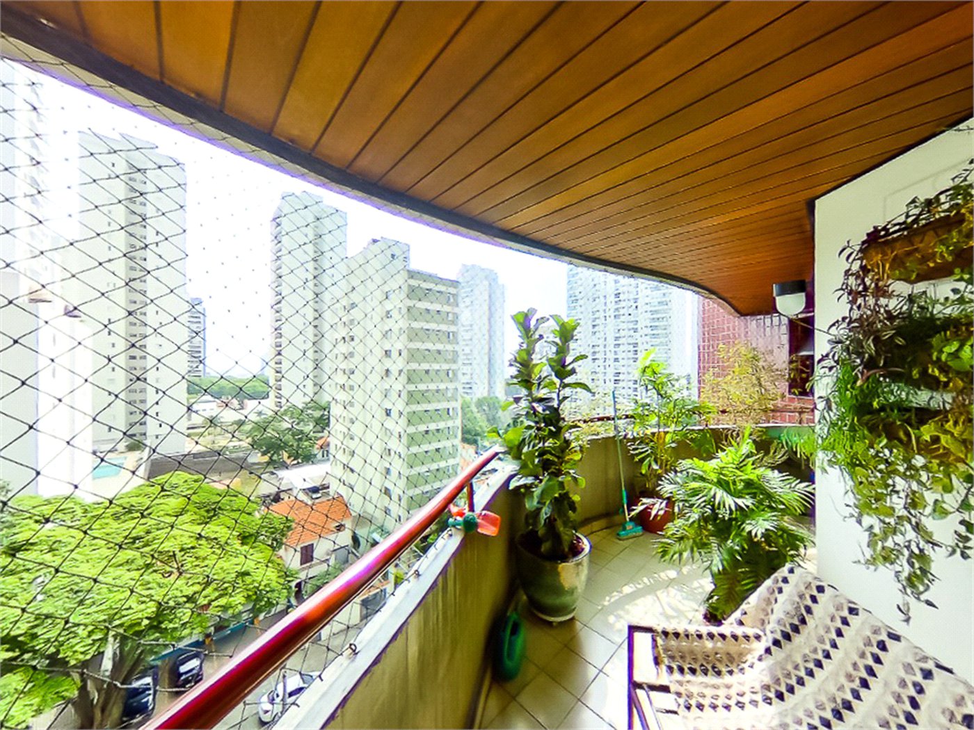 Apartamento à venda com 4 quartos, sendo 2 suítes, em Alto da Boa Vista, São Paulo, SP