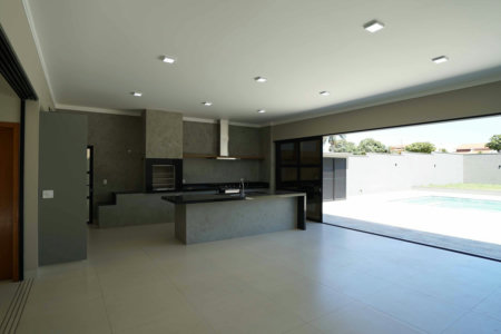 Casa à venda com 4 suítes no condomínio Gramado Park Residencial, Álvares Machado - SP