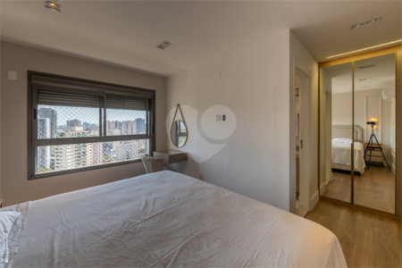 Apartamento à venda com 4 quartos, sendo 2 suítes, em Campo Belo, São Paulo, SP