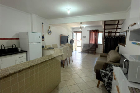 Casa em condomínio à venda com 2 suítes em Palmeiras, Cabo Frio, RJ