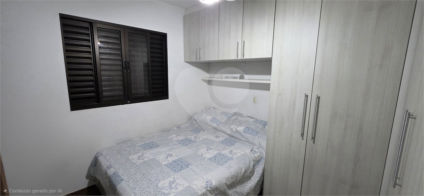 Sobrado à venda com 3 quartos em Santa Terezinha, São Paulo, SP