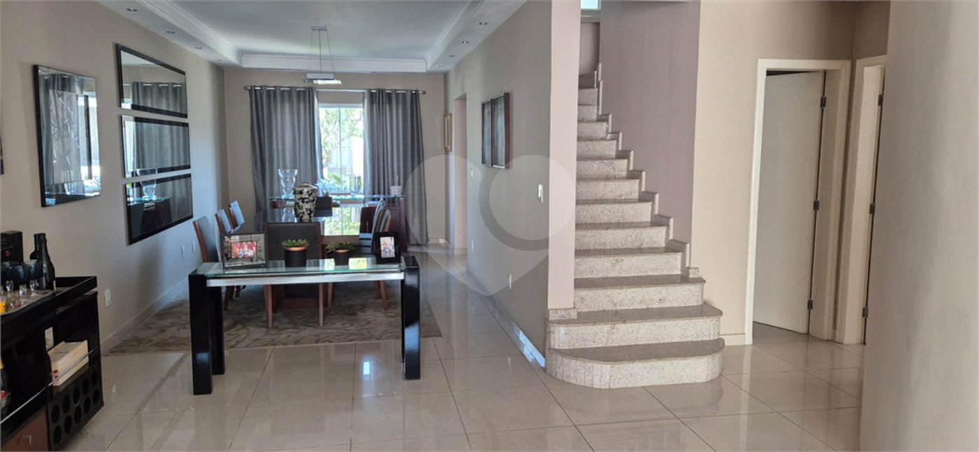 Casa à venda com 5 quartos, sendo 4 suítes, no condomínio Residencial Vilazul, Sorocaba - SP