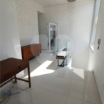 Casa à venda com 3 quartos, sendo 1 suíte, no condomínio Figueira Garden, Atibaia - SP