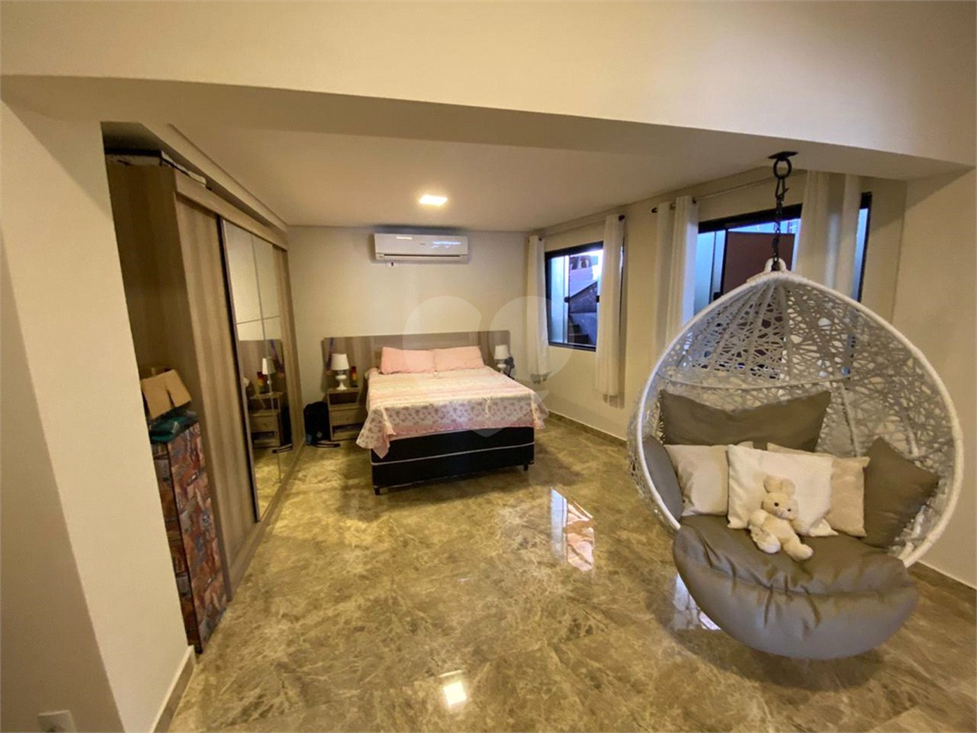 Casa à venda com 4 suítes em Vila Santista, Atibaia, SP