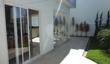 Casa à venda com 3 quartos, sendo 2 suítes,  no condomínio Águas da Serra, Valinhos - SP