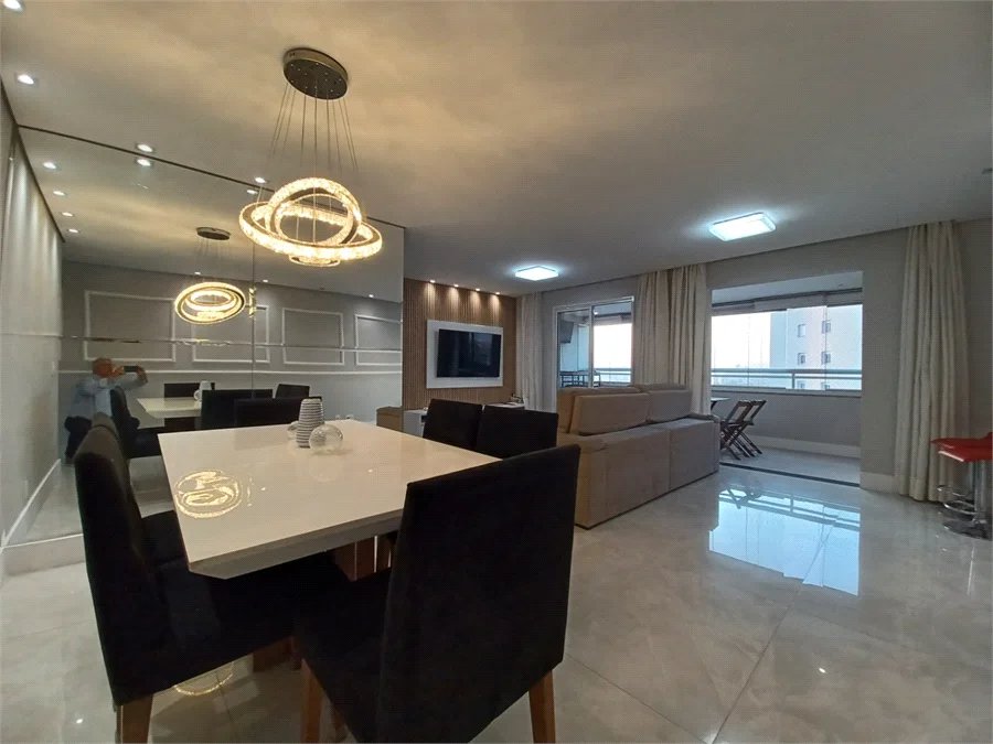Apartamento à venda com 3 suítes em Vila Suzana, São Paulo, SP