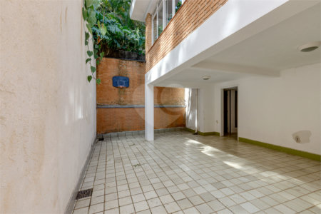 Casa Térrea à venda com 4 quartos, sendo 1 suíte, em Chácara Monte Alegre, São Paulo, SP