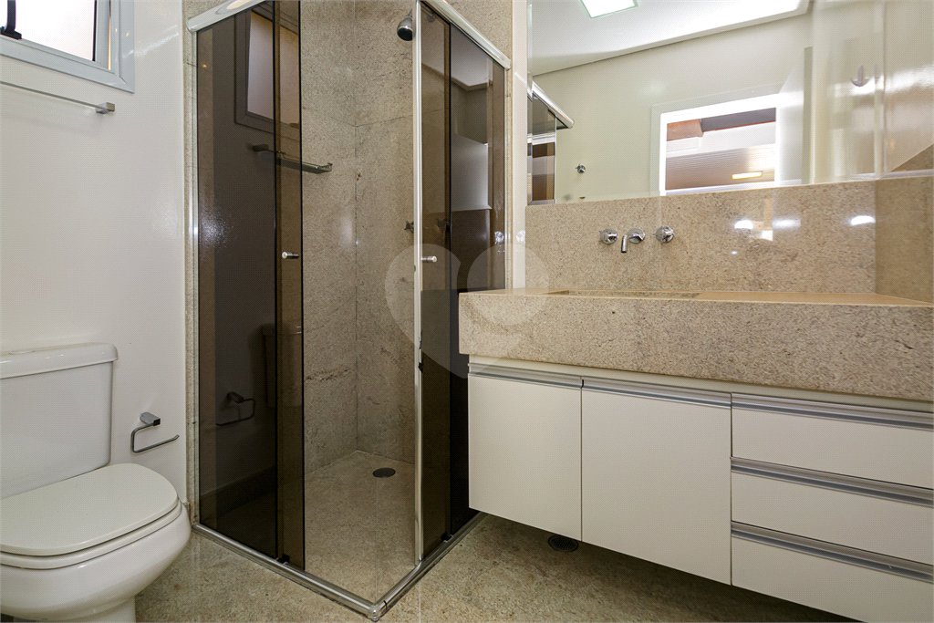 Casa à venda com 3 suítes no condomínio Villaggio Belvedere, São Paulo - SP
