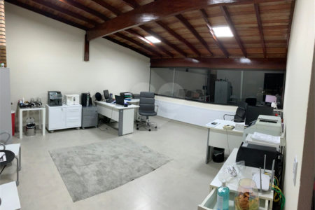 Casa à venda com 3 suítes em Vila Amorim, Suzano, SP