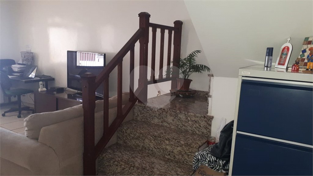Sobrado à venda com 3 quartos, sendo 1 suíte,  em Vila Caputera, Mogi das Cruzes, SP