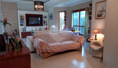 Casa à venda com 4 quartos, sendo 2 suítes,  no condomínio Fazendinha Chácara Vale do Rio Cotia, Carapicuíba - SP