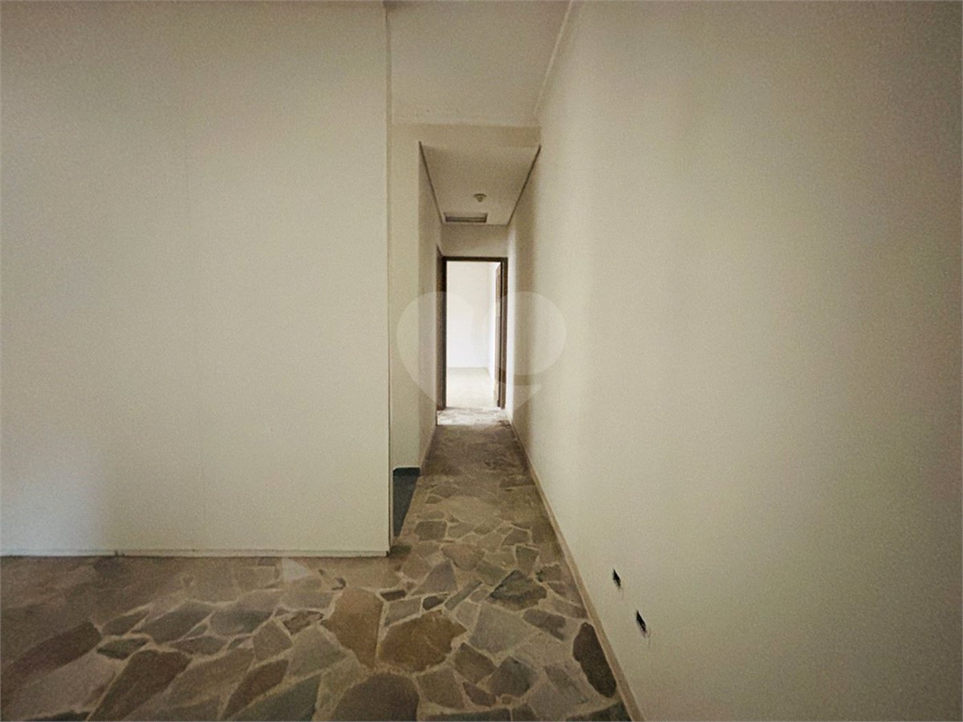 Sobrado à venda com 3 quartos, sendo 1 suíte, em Vila Romana, São Paulo, SP