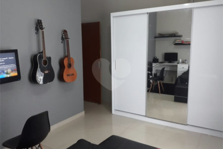 Casa à venda com 3 quartos, sendo 1 suíte,  em Vila Suissa, Mogi das Cruzes, SP