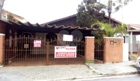 Casa à venda com 3 quartos, sendo 1 suíte,  em Conjunto Residencial Santa Terezinha, São Paulo, SP