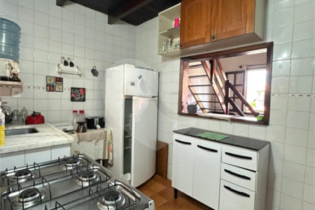 Casa em condomínio à venda com 2 quartos, sendo 1 suíte, em Ogiva, Cabo Frio, RJ